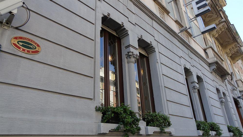 Hotel Piacenza Milano Esterno foto