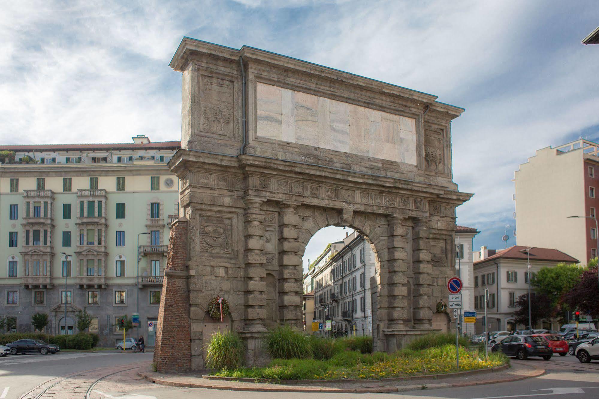 Hotel Piacenza Milano Esterno foto