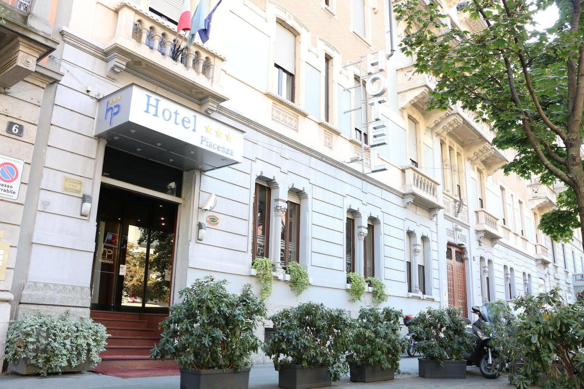 Hotel Piacenza Milano Esterno foto