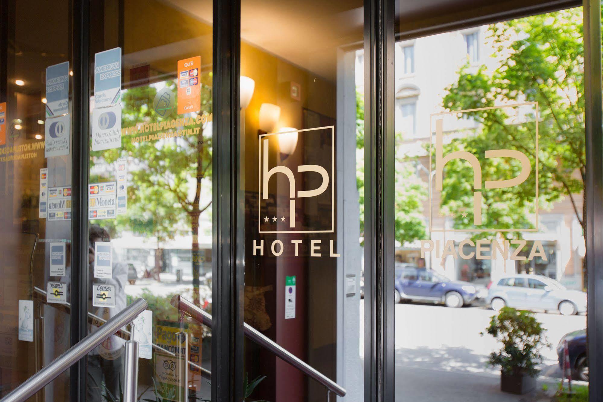 Hotel Piacenza Milano Esterno foto