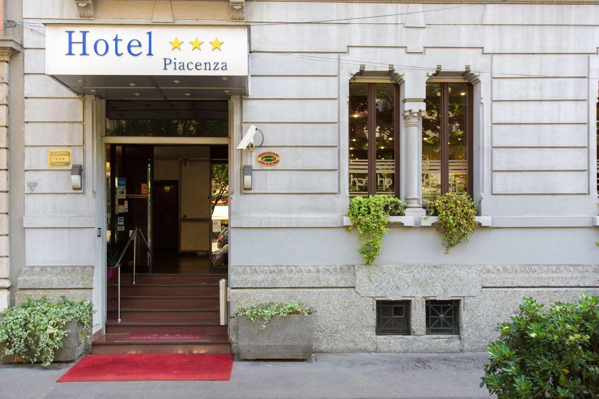 Hotel Piacenza Milano Esterno foto