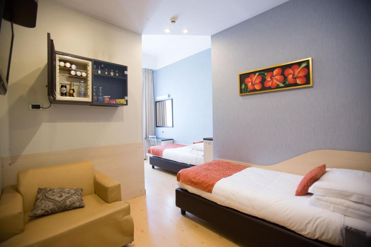 Hotel Piacenza Milano Esterno foto